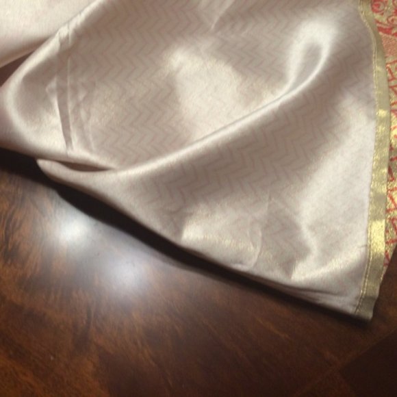 Gorgeous Printed Banarasi Style Dupatta/Scarf/Wrap/Stole - New - Picture 10 of 10